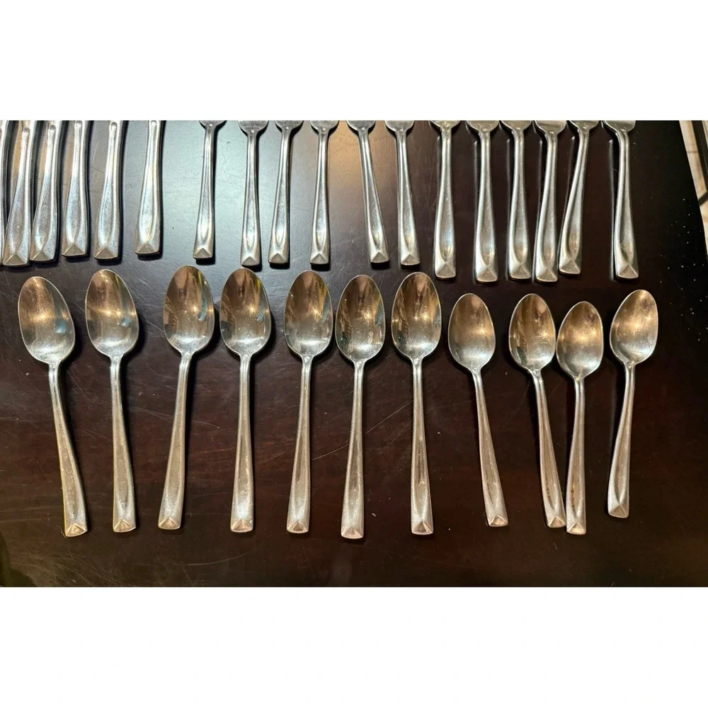 Oneida Gala Impulse Stainless Flatware Lot 29 Pc Silverware Spoons Forks Knives